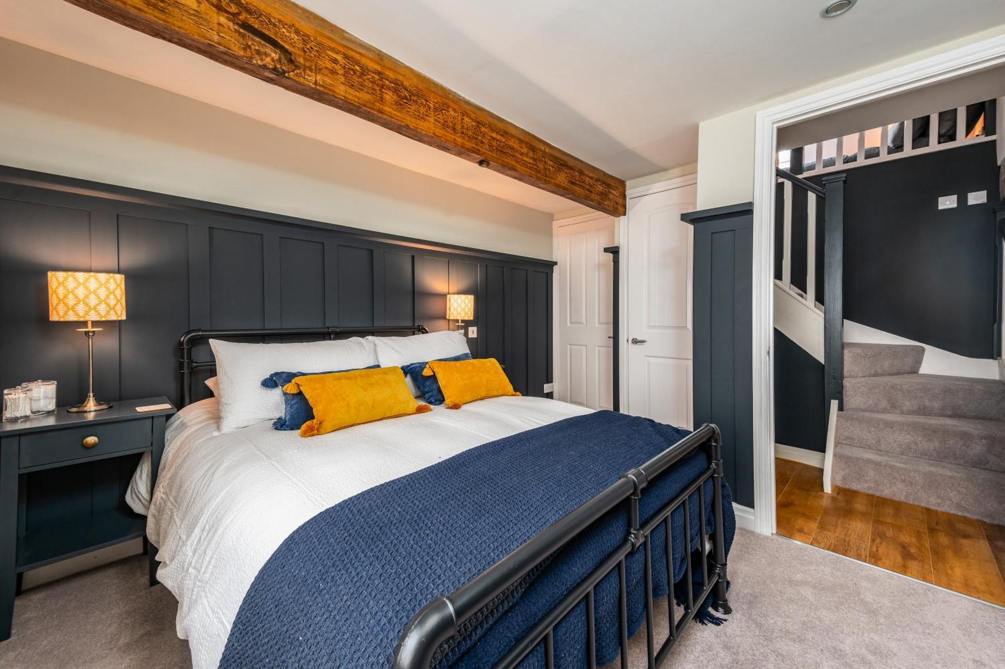 Luxury Town Centre Loft Apartment In Converted Granary 스탬포드 외부 사진