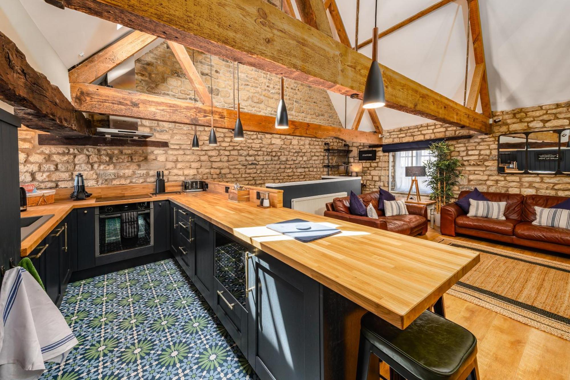 Luxury Town Centre Loft Apartment In Converted Granary 스탬포드 외부 사진