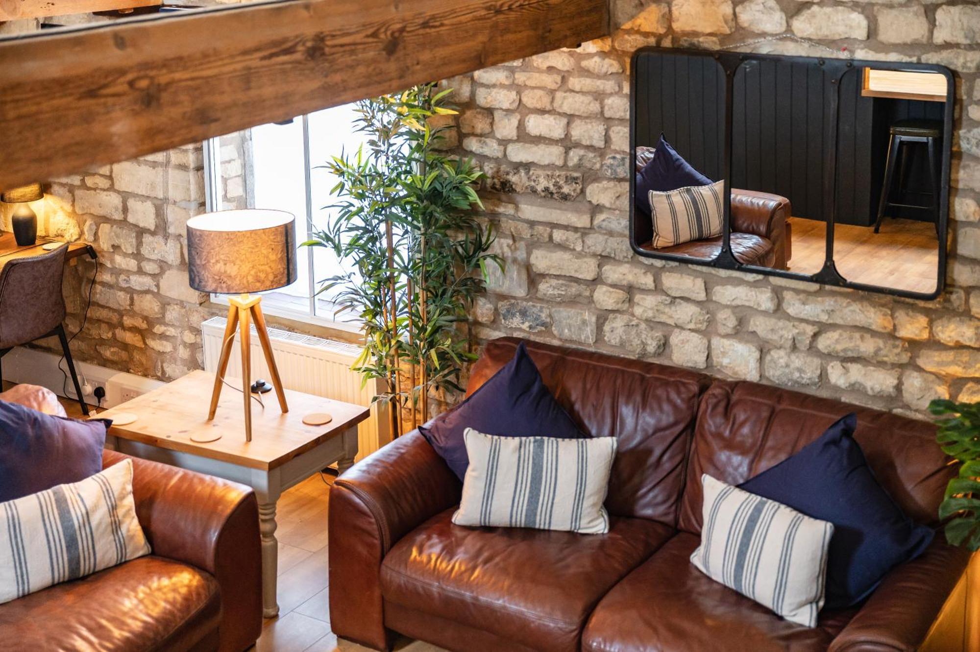 Luxury Town Centre Loft Apartment In Converted Granary 스탬포드 외부 사진